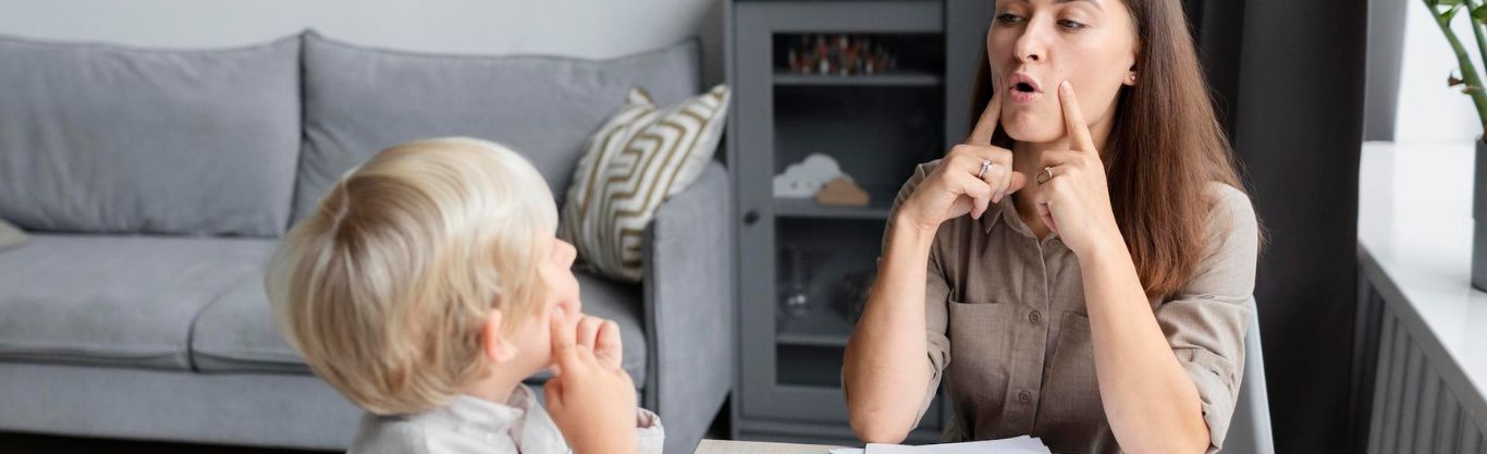 Il tuo bambino non parla ancora? Ha difficoltà a scuola? Quando parla si blocca o ripete le parole?